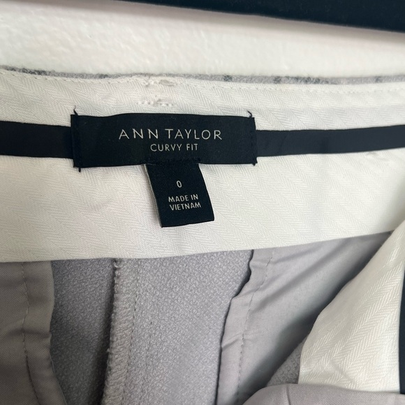 Ann Taylor The Everyday Ankle Pant in Plaid - Curvy Fit - Picture 4 of 6